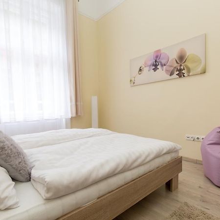 Bpm: Dob70 Classic Apartment In Downtown Будапеща Екстериор снимка