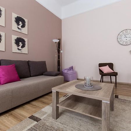 Bpm: Dob70 Classic Apartment In Downtown Будапеща Стая снимка
