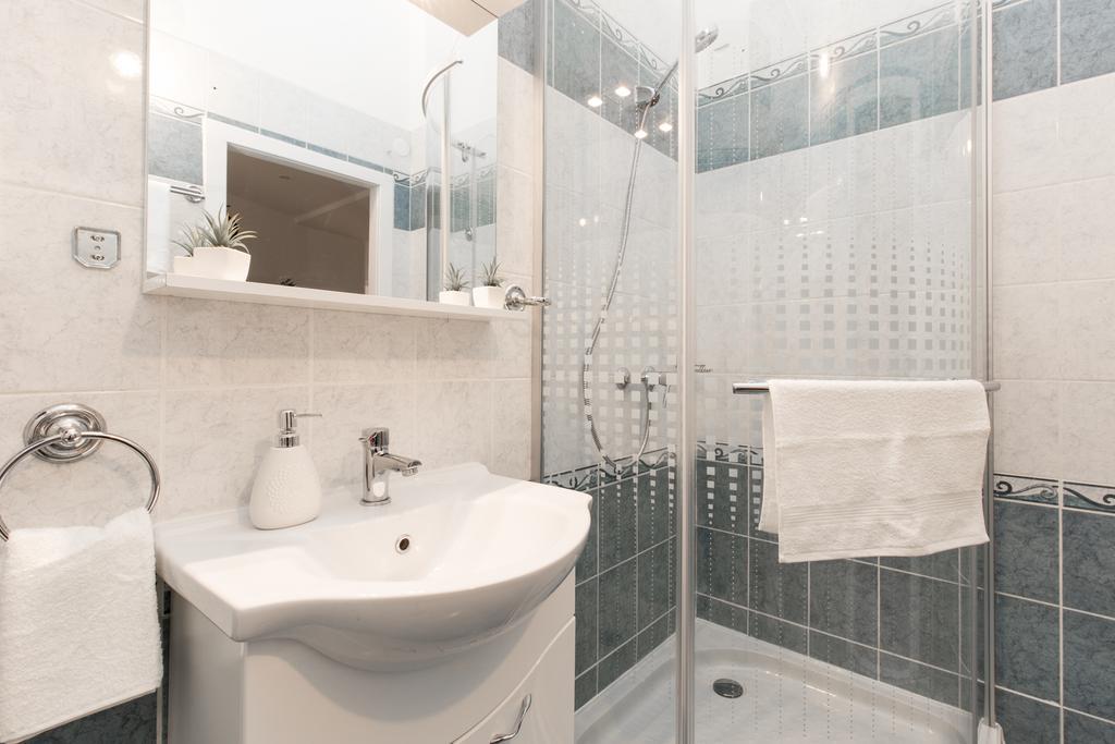 Bpm: Dob70 Classic Apartment In Downtown Будапеща Стая снимка