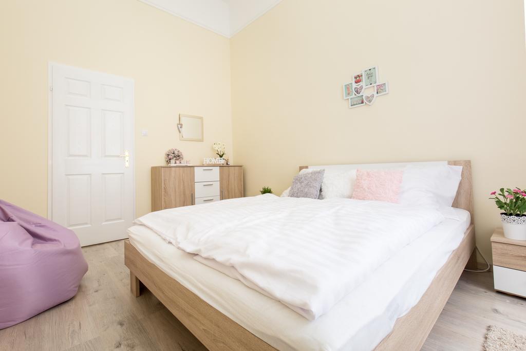 Bpm: Dob70 Classic Apartment In Downtown Будапеща Стая снимка