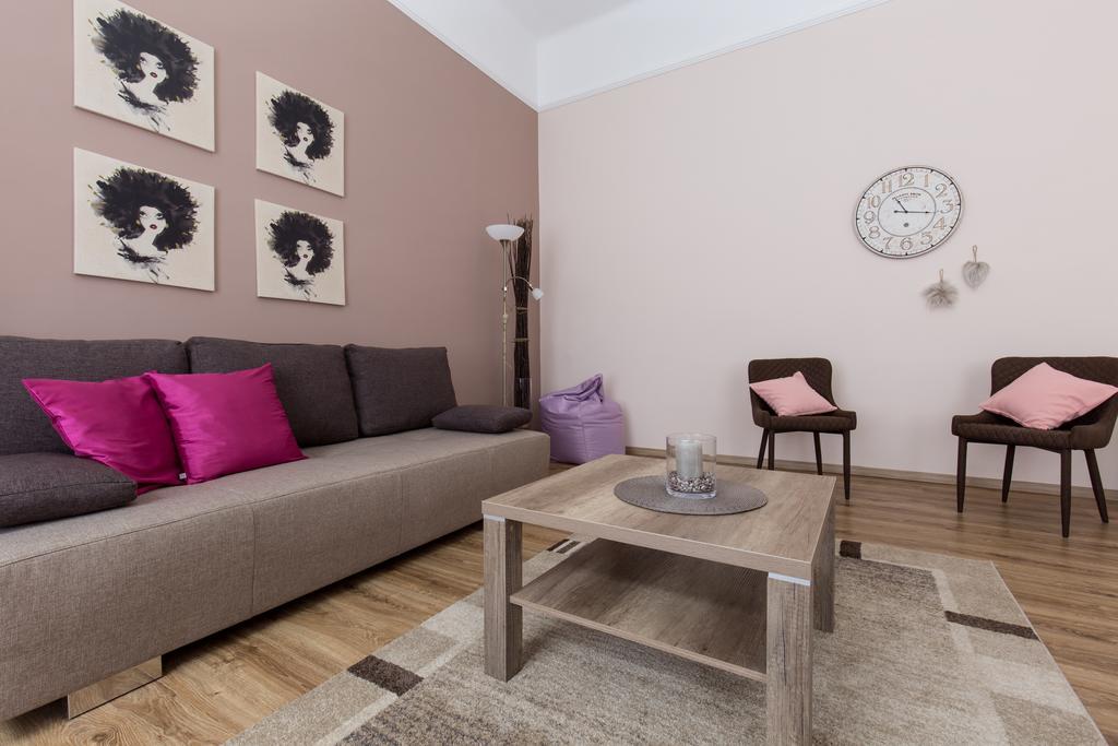Bpm: Dob70 Classic Apartment In Downtown Будапеща Стая снимка