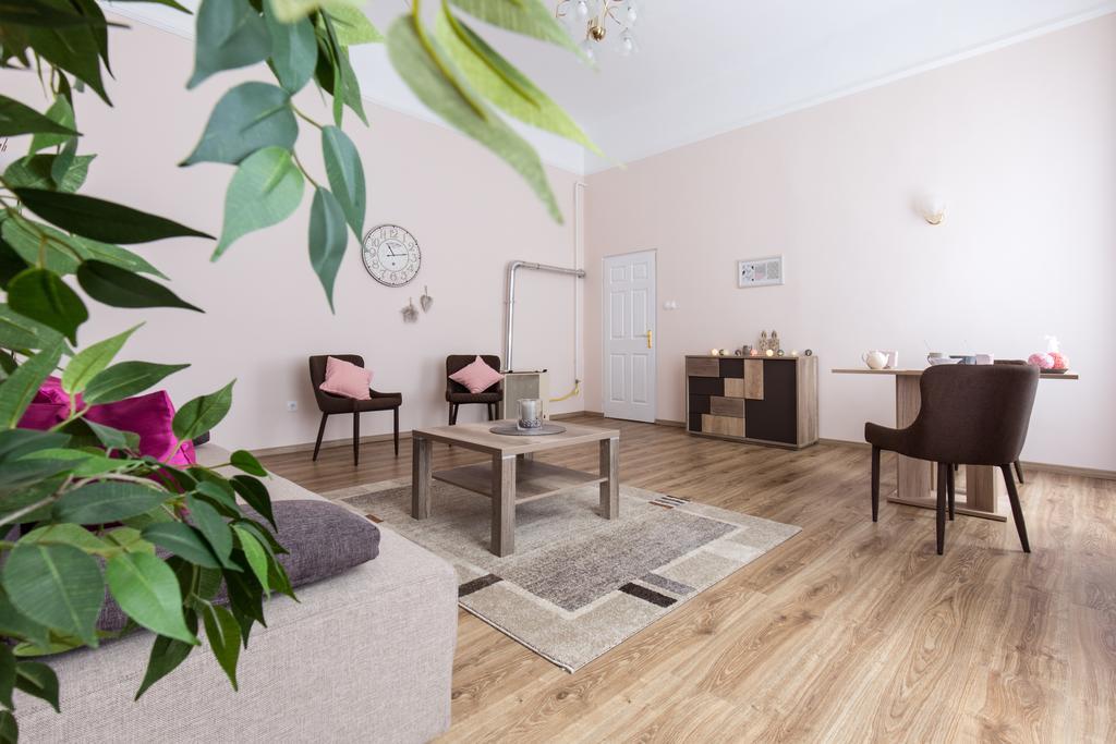 Bpm: Dob70 Classic Apartment In Downtown Будапеща Стая снимка