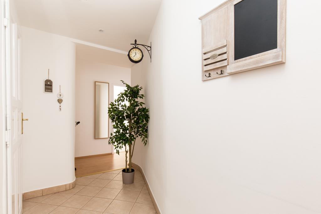 Bpm: Dob70 Classic Apartment In Downtown Будапеща Стая снимка