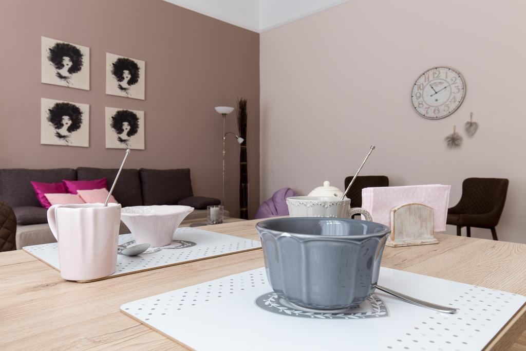 Bpm: Dob70 Classic Apartment In Downtown Будапеща Стая снимка